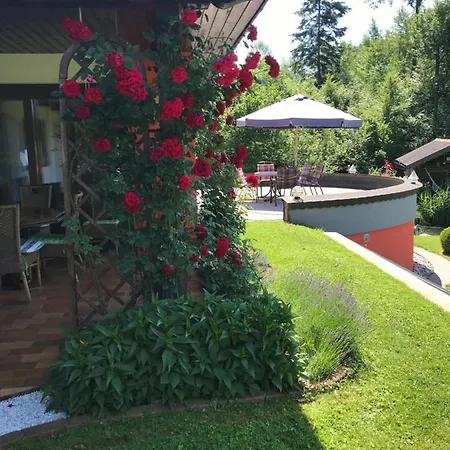 Haus Am Golf Daire *